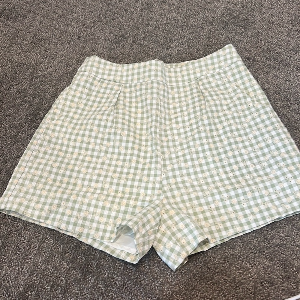 Shorts NWT